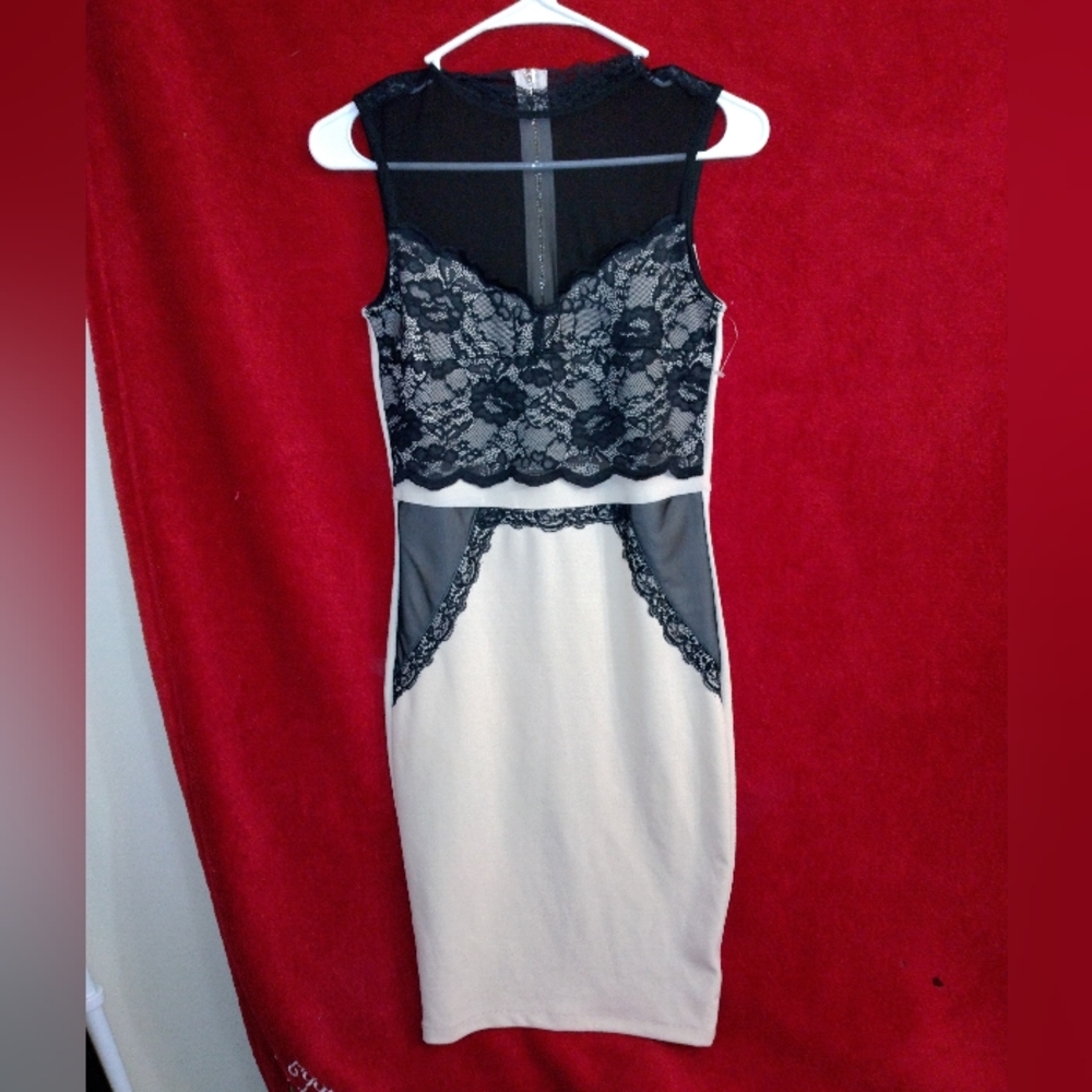 Trixii nude and black bodycon  lace embellished dress size 3